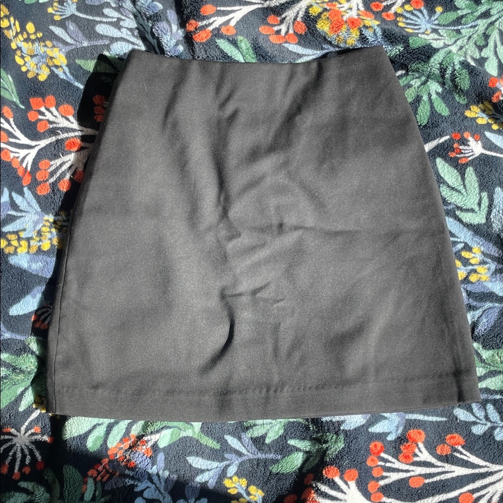 H&M Elegant Black Mini Skirt